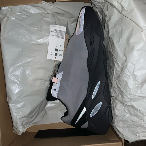 Yeezy 700 size:11.5 - Picture 4 of 10